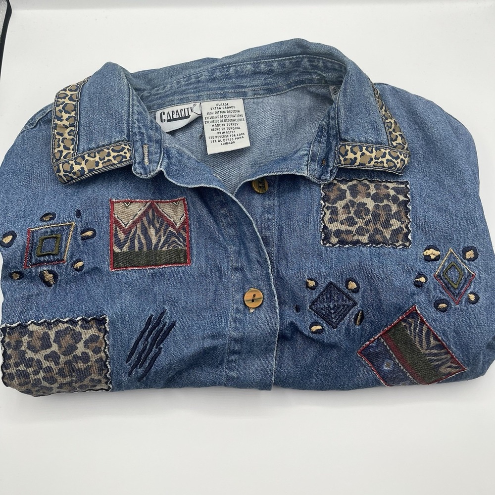 Capacity  Women's Sz XL Embroidered Cheetah Denim Shirt Blouse‎ Long Sleeve